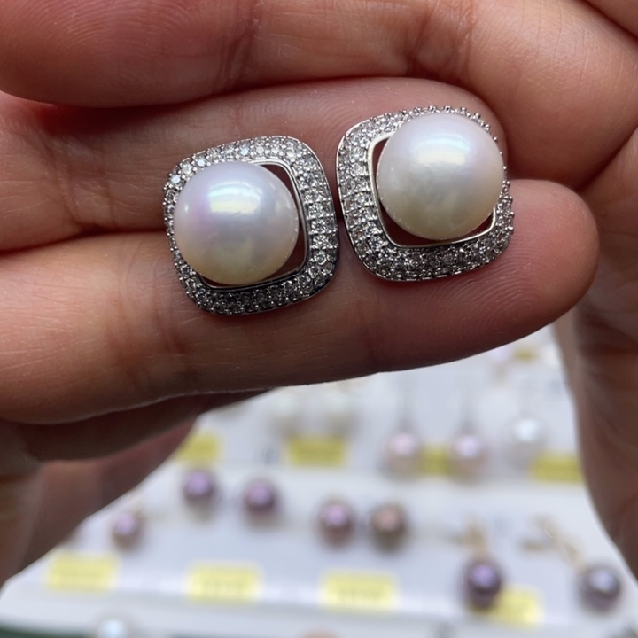 淡水珍珠耳饰未镶嵌