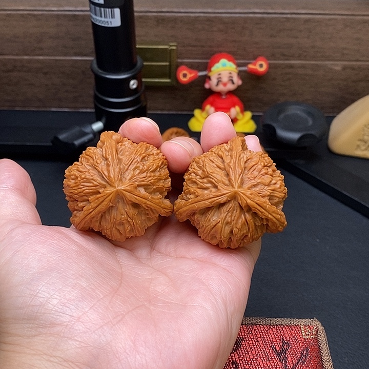 络***女把件文玩核桃白奔