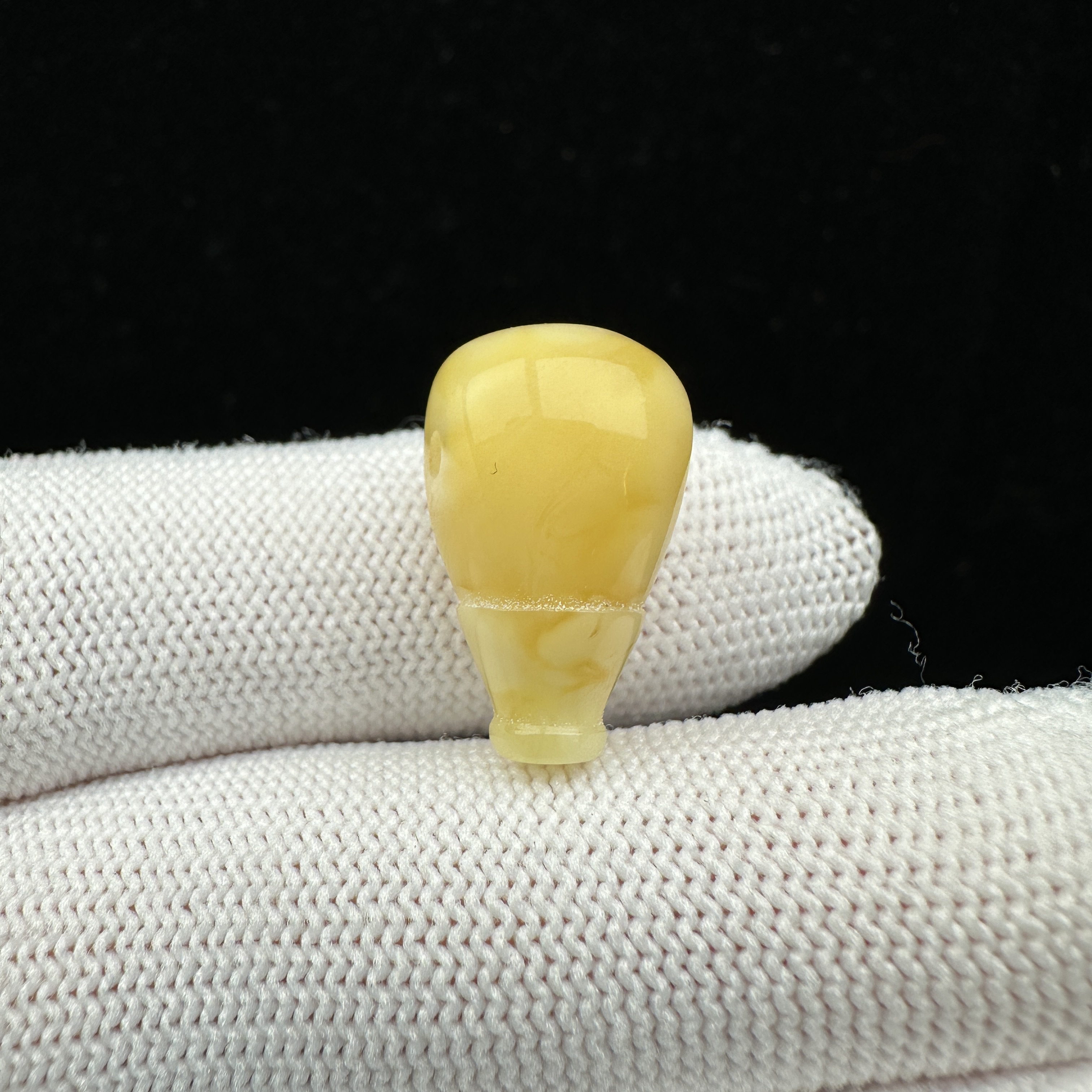 Z1075天然原矿蜜蜡 鸡油黄白花三通 11.5*20mm抖音基地质检发货