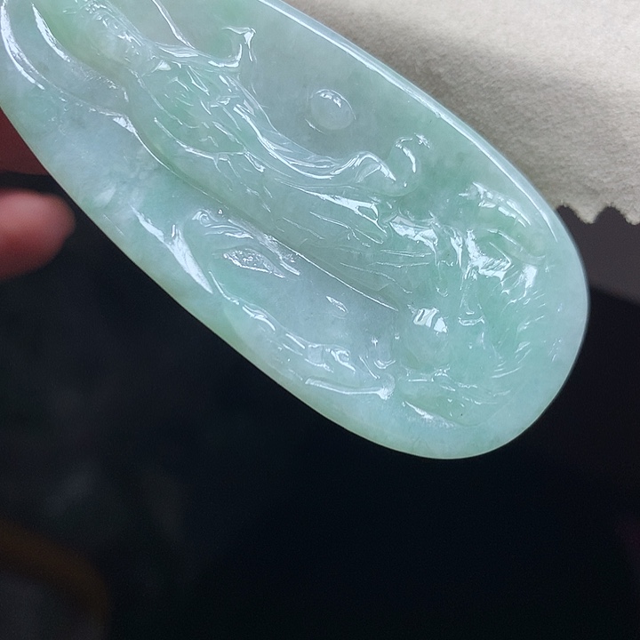 翡翠颈饰未镶嵌吊坠