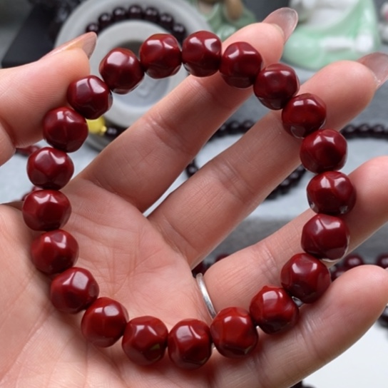 浩****化猴头关的一个小镇上的