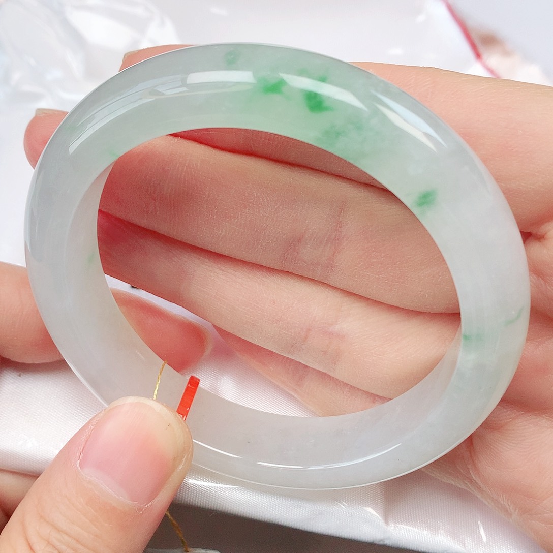 翡翠手镯未镶嵌抖音711