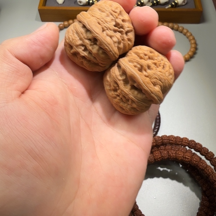 文玩核桃吊坠元宝