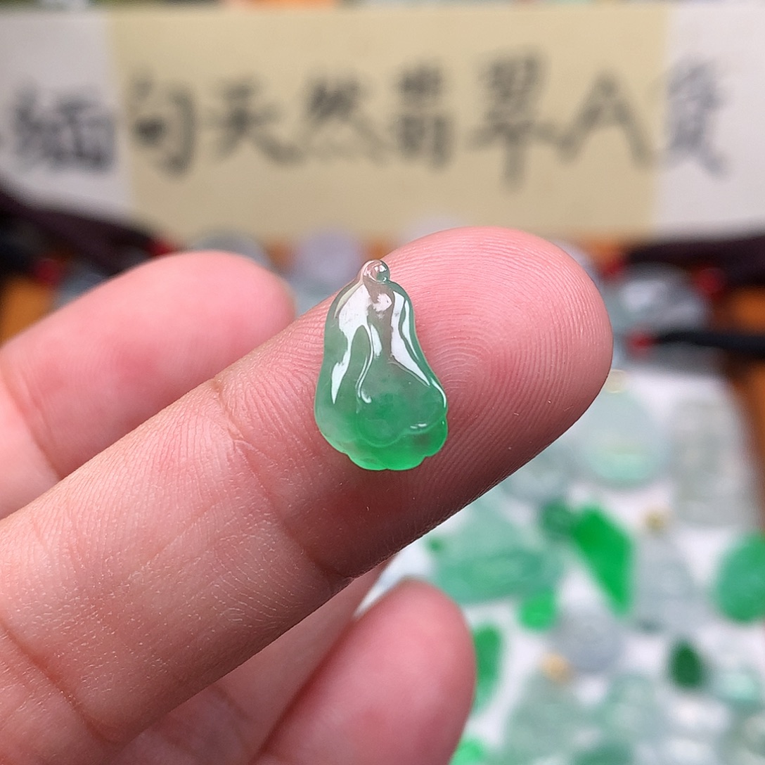 翡翠散珠缅甸天然A货翡翠阳绿白菜