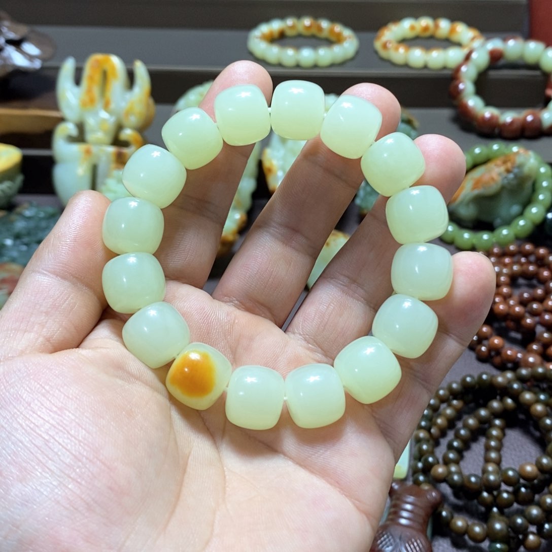 透闪石质玉手串卡14未镶嵌～****