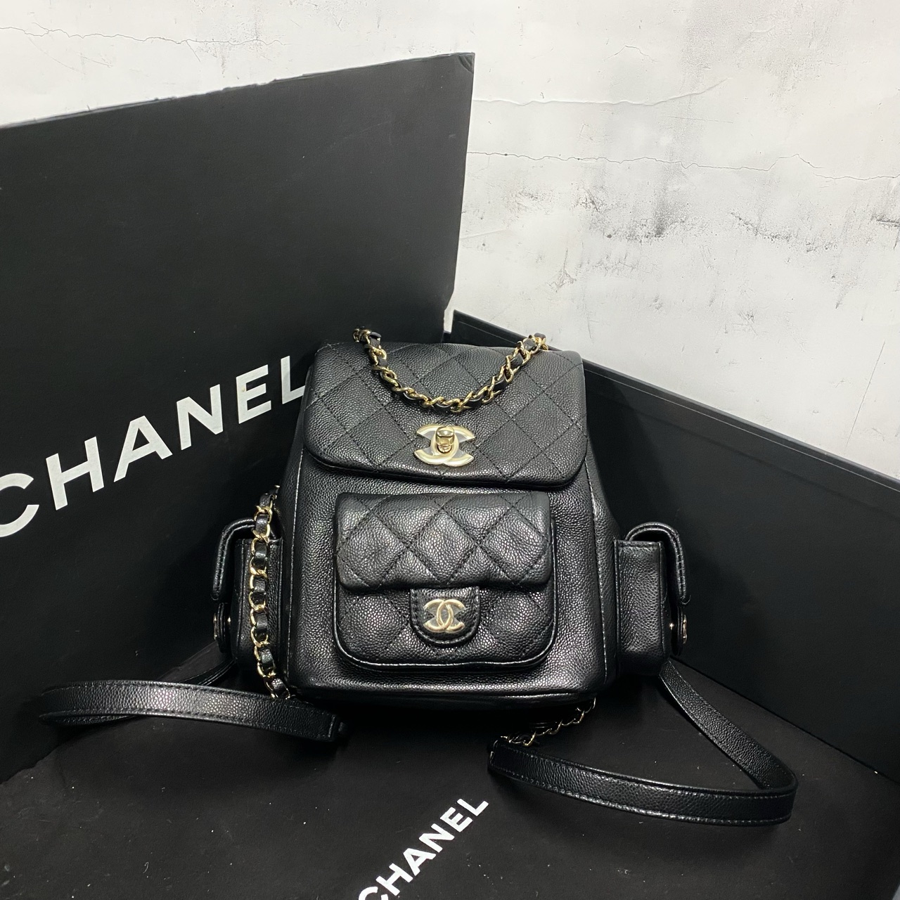 99新 Chanel/香奈儿    香奈儿黑色23k坦克双肩包 芯片款