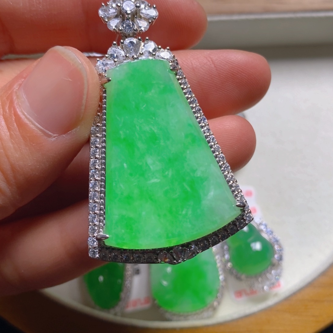 翡翠颈饰银S925镶嵌无事吊坠