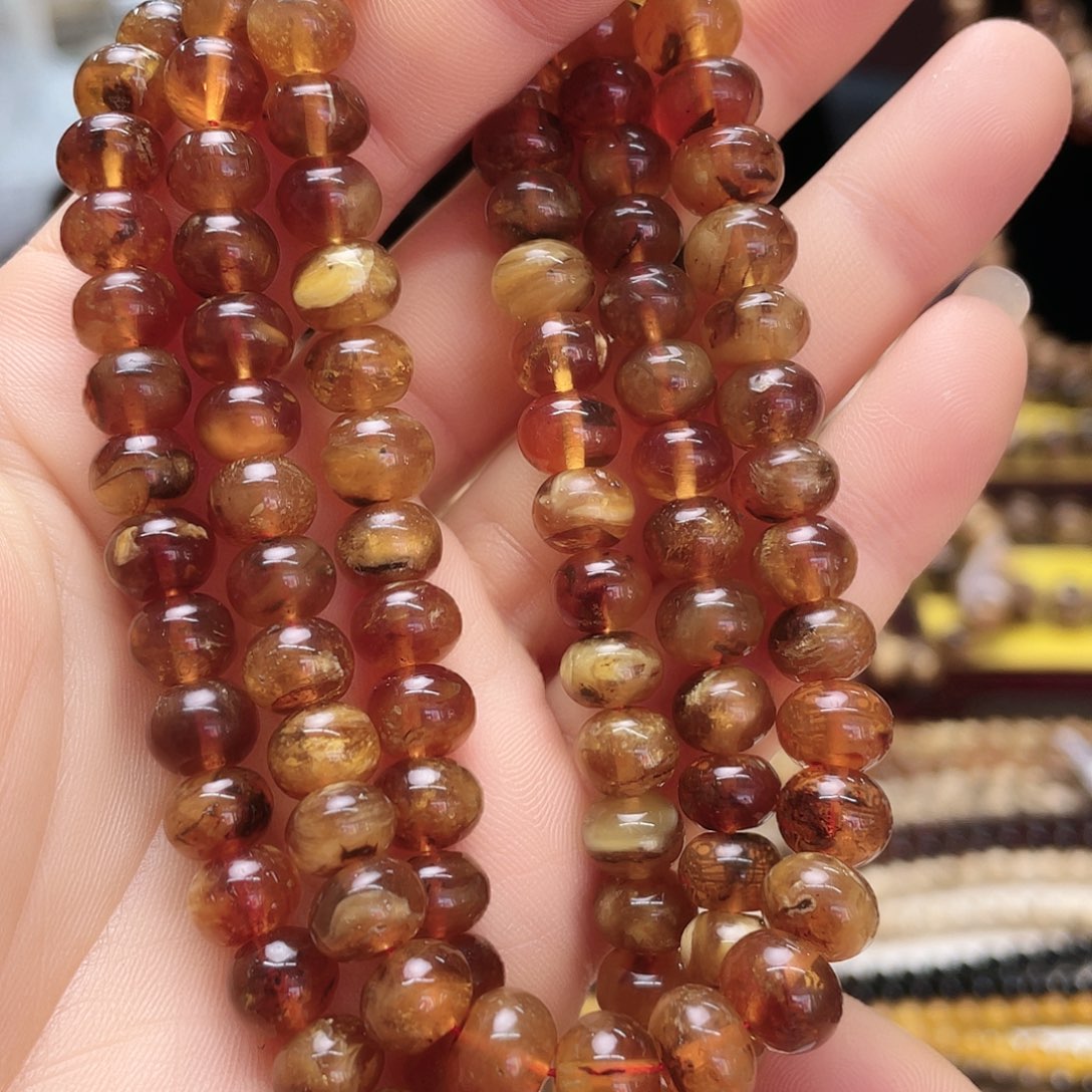 琥珀裸石未镶嵌八