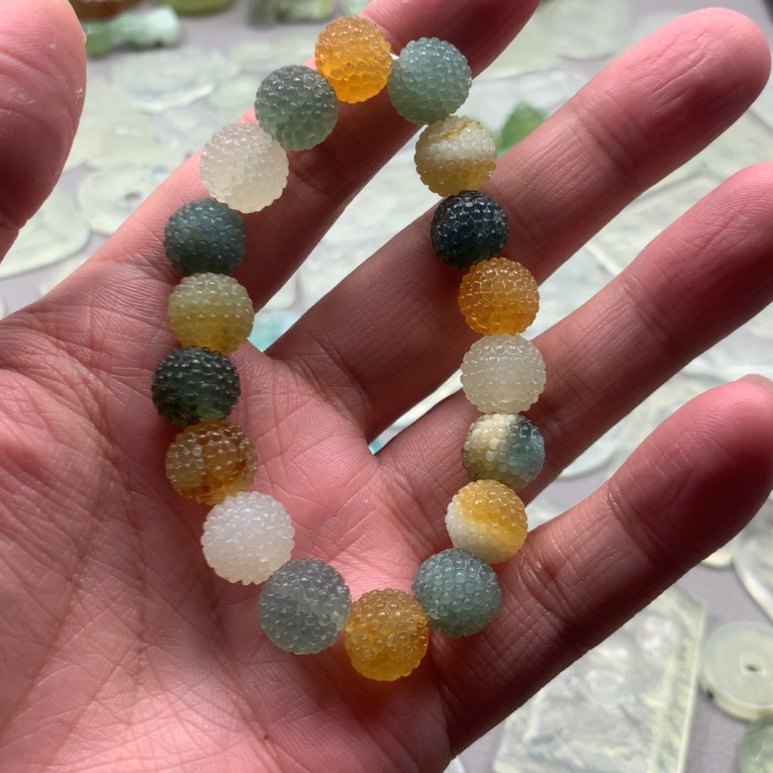 蛇纹石玉颈饰未镶嵌