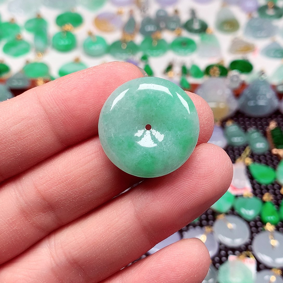 翡翠未镶嵌颈饰天然翡翠A货