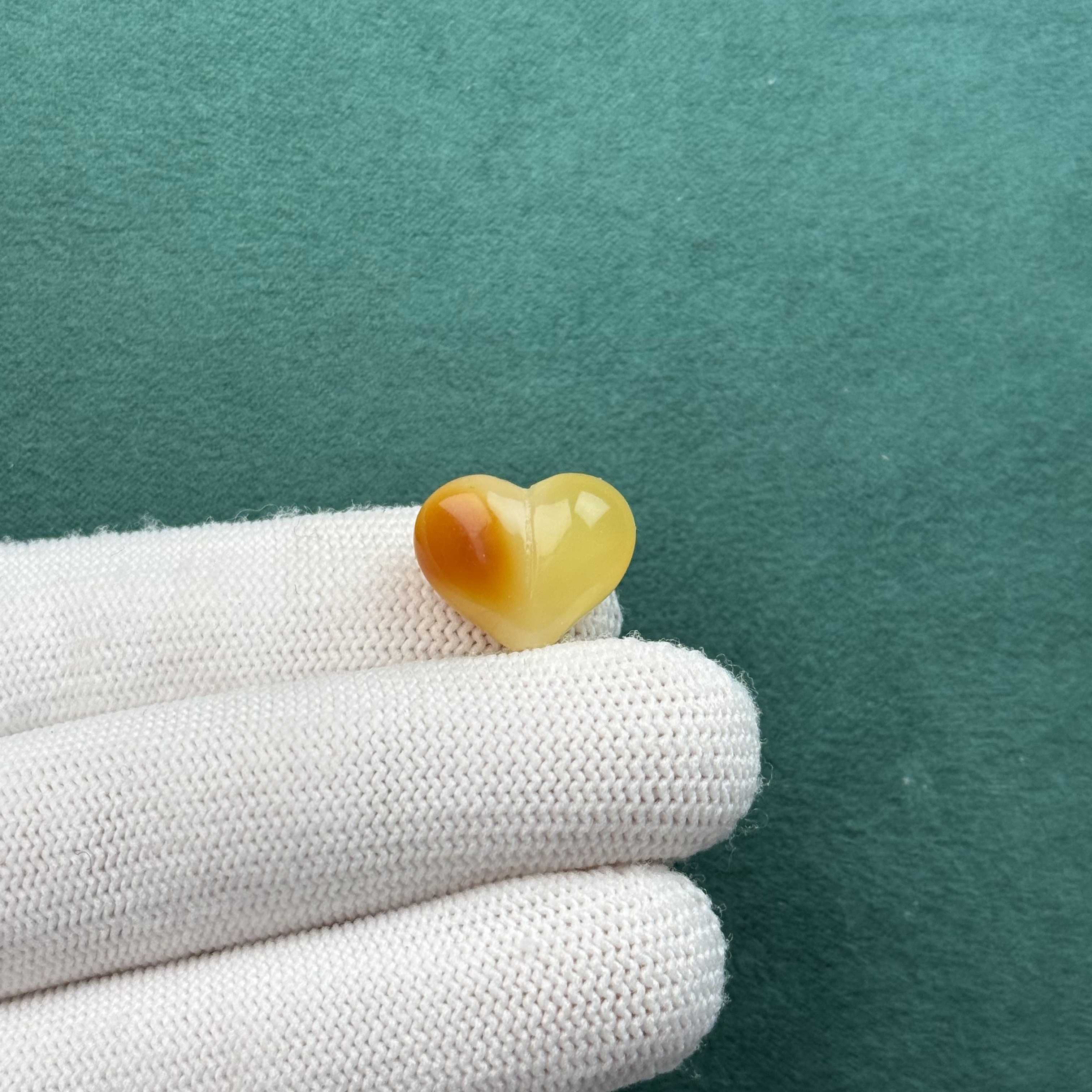 F39-51天然蜜蜡 屁桃 16*13*8.5mm 支持复检假一罚十