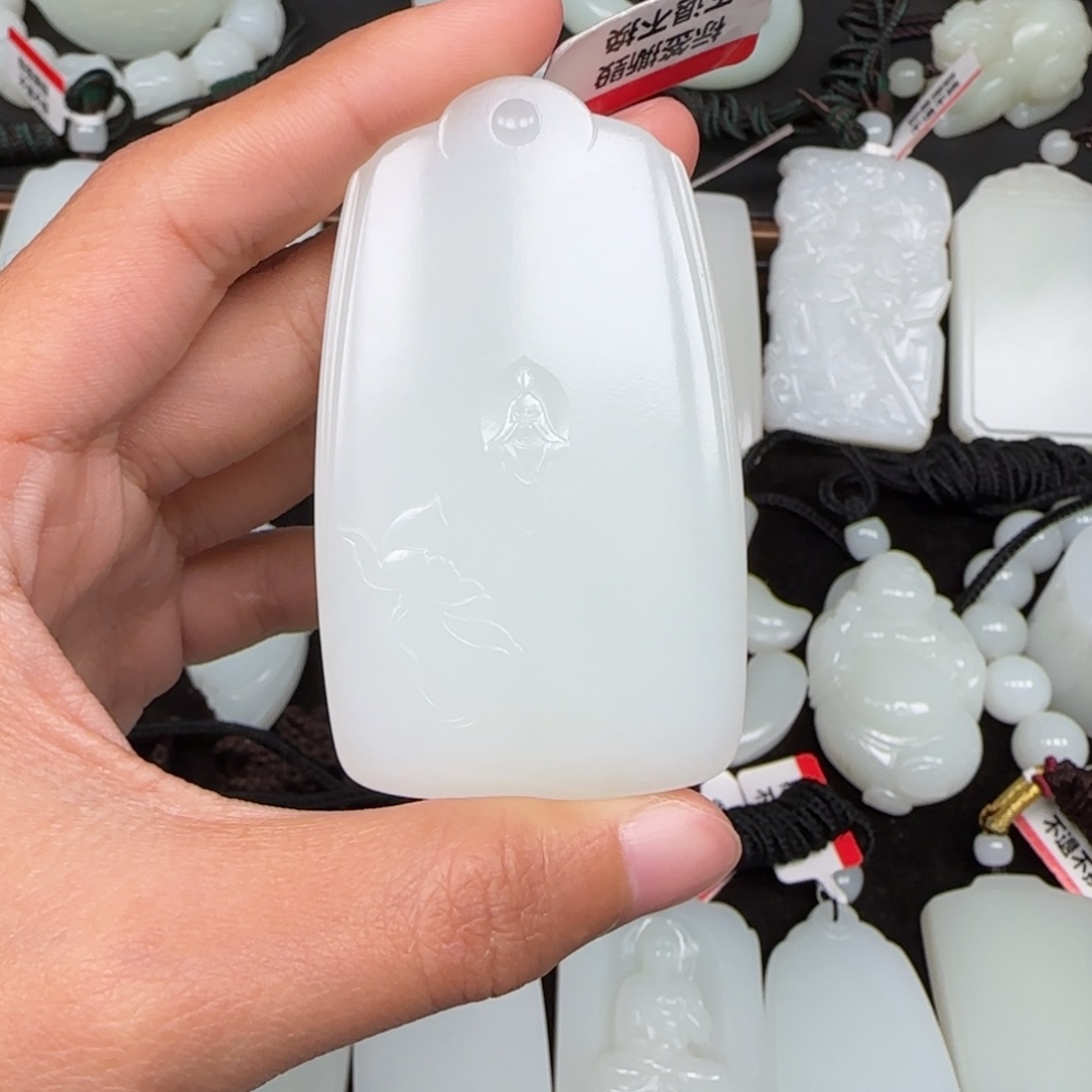 西***哥和田玉未镶嵌挂件