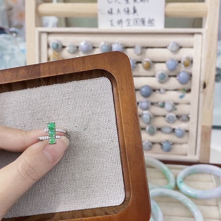 翡翠未镶嵌颈饰天然翡翠Ａ货