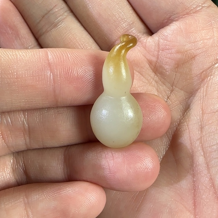 和田玉未镶嵌颈饰定制