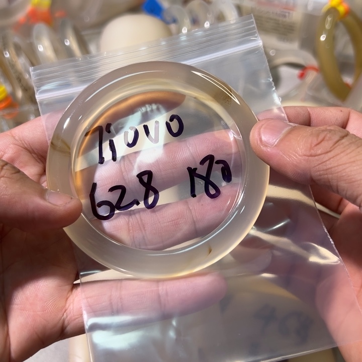 玛瑙/玉髓手镯未镶嵌7***o2单发一根