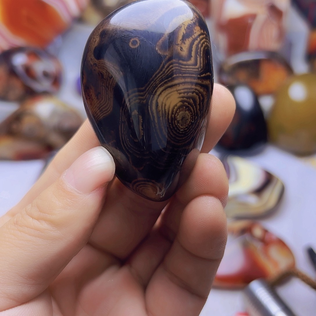 未镶嵌玛瑙/玉髓珠宝奇石一***石