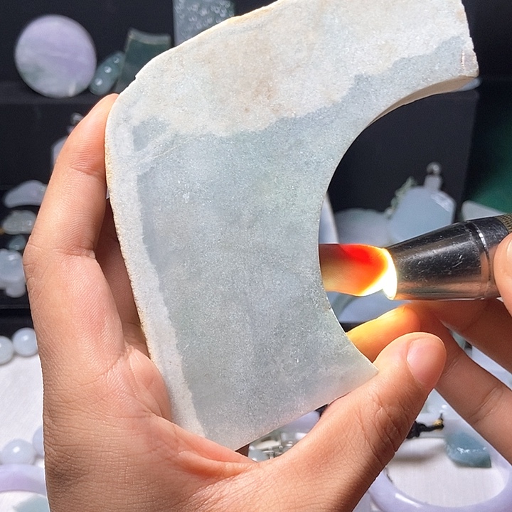 翡翠未镶嵌颈饰片料