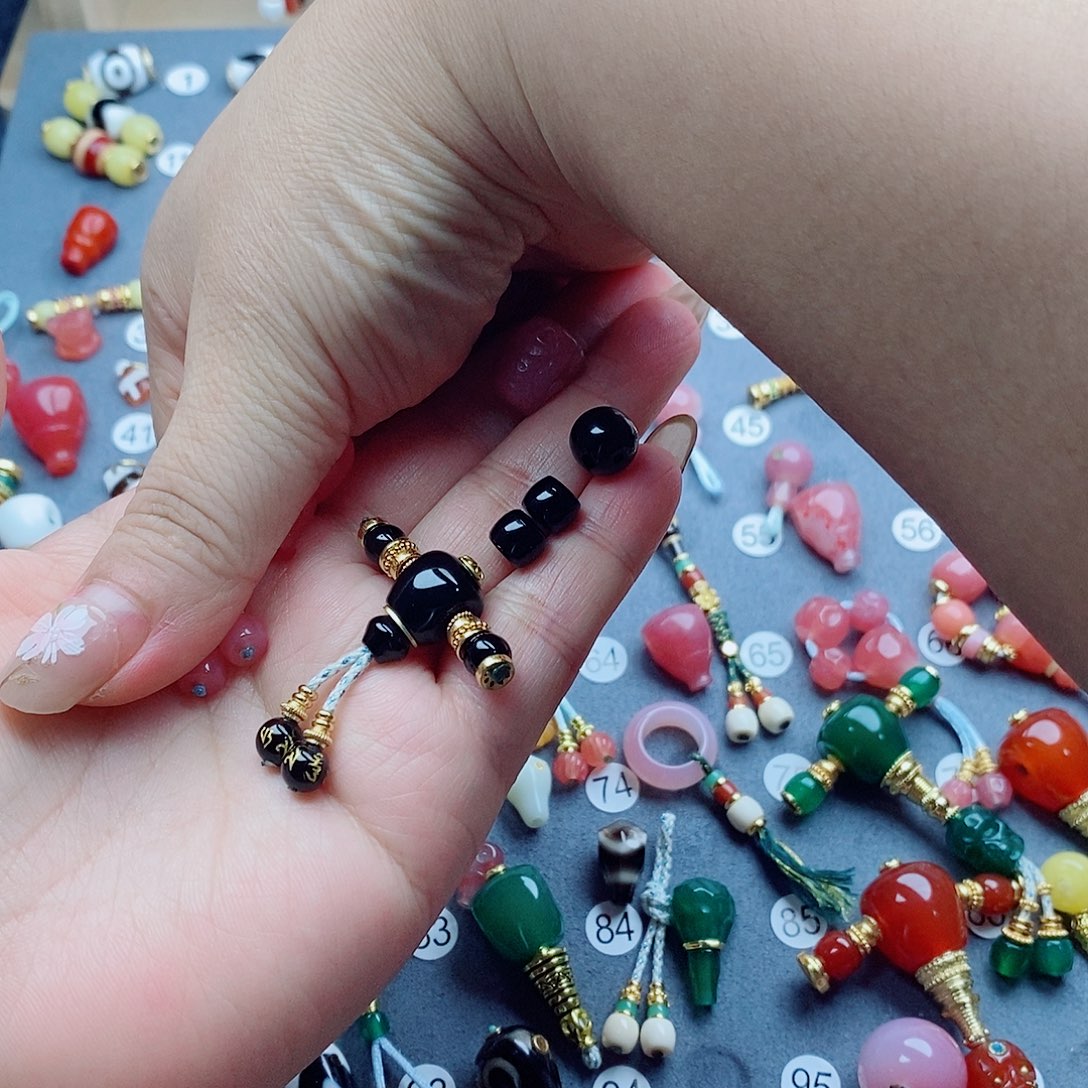 消***长玛瑙/玉髓饰品未镶嵌