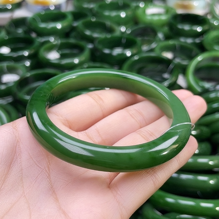 未镶嵌手镯和田玉（碧玉）