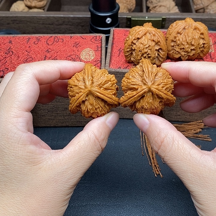 l***u把件文玩核桃白奔