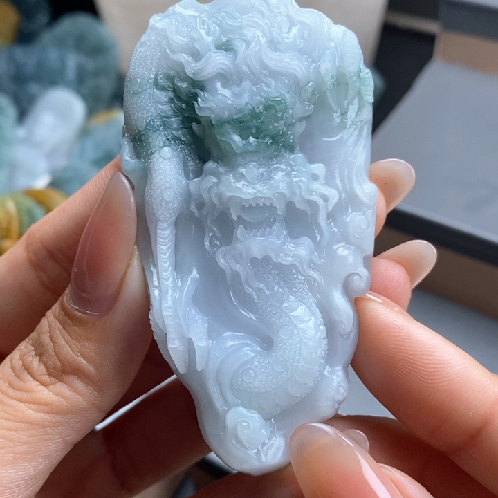 定制翡翠未镶嵌龙牌