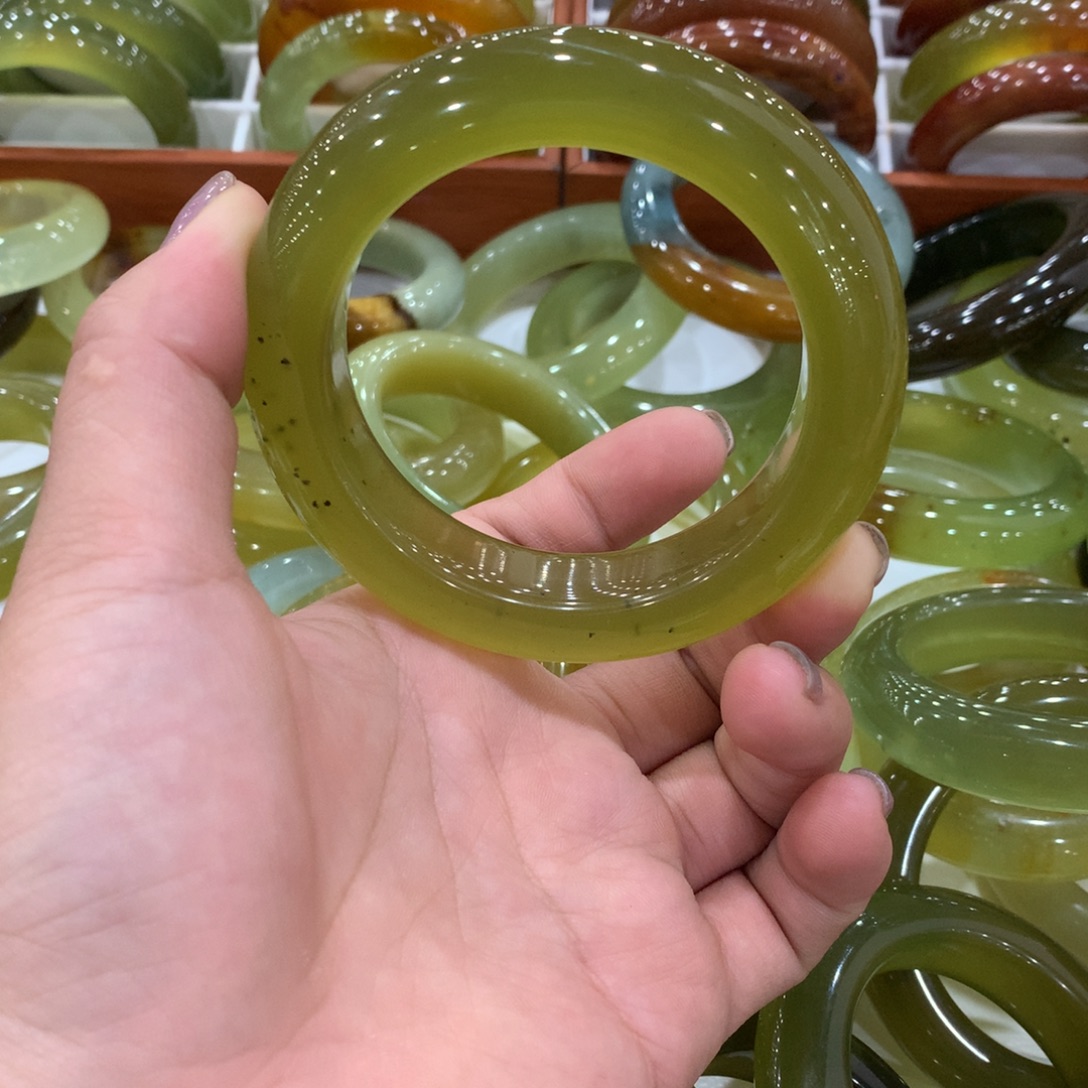 未镶嵌蛇纹石玉手镯