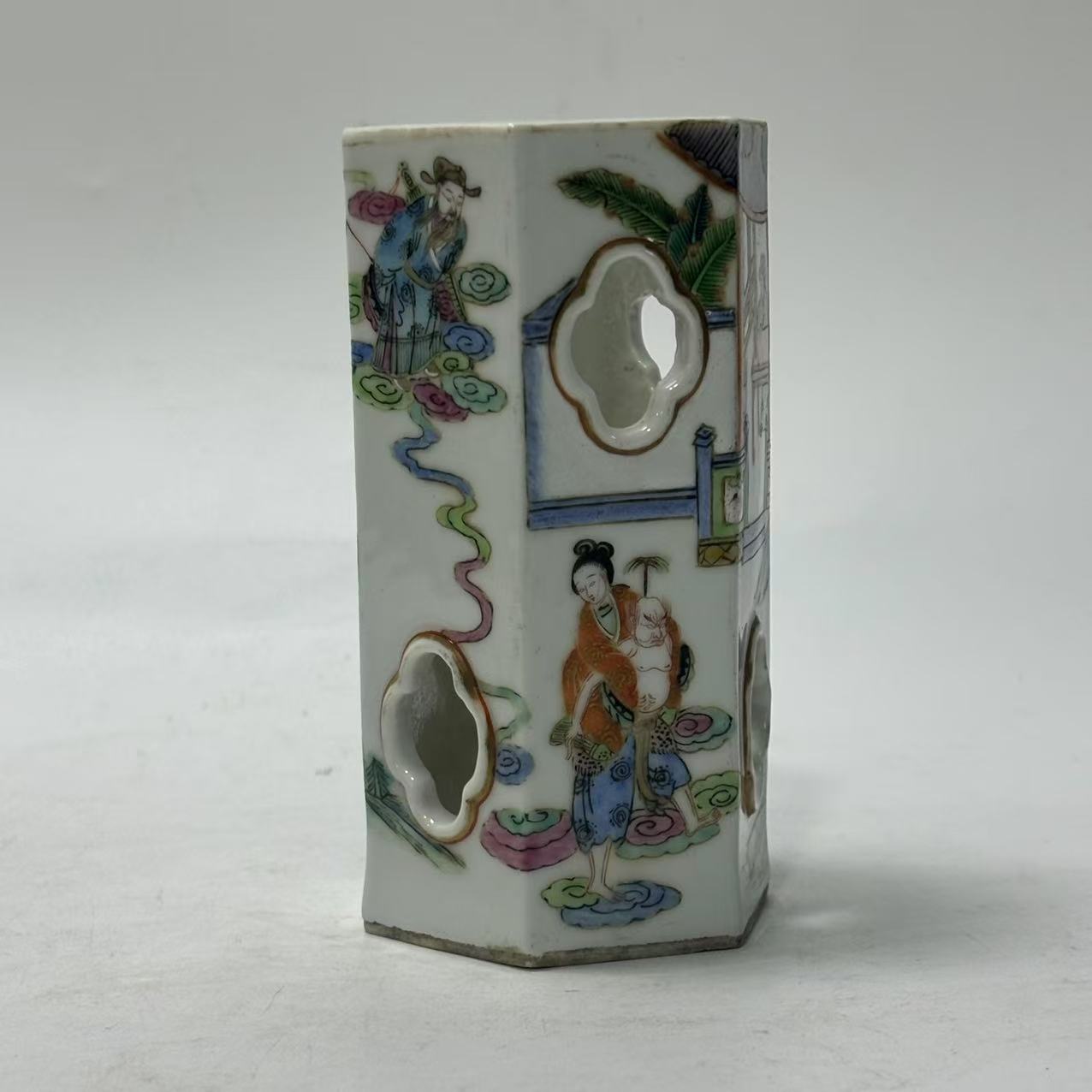 粉彩人物故事纹开窗海棠型笔筒HJD2501-192