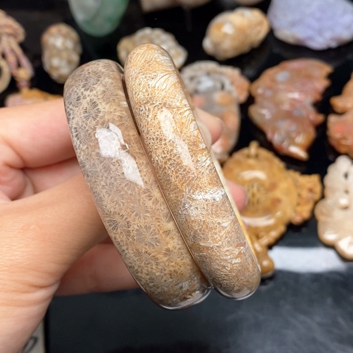 硅化珊瑚（珊瑚玉）手镯未镶嵌2个