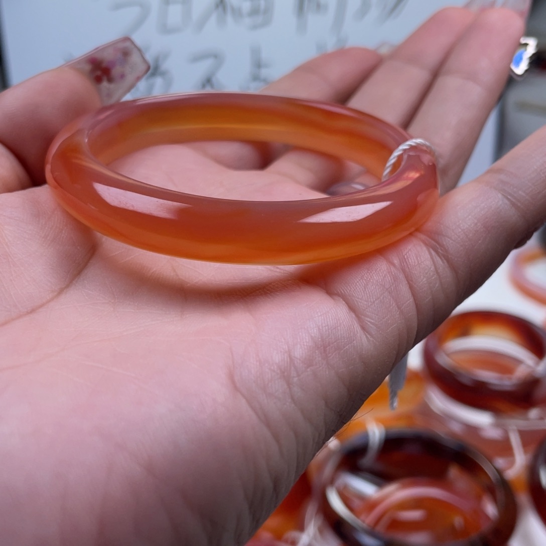 玛瑙/玉髓手镯未镶嵌