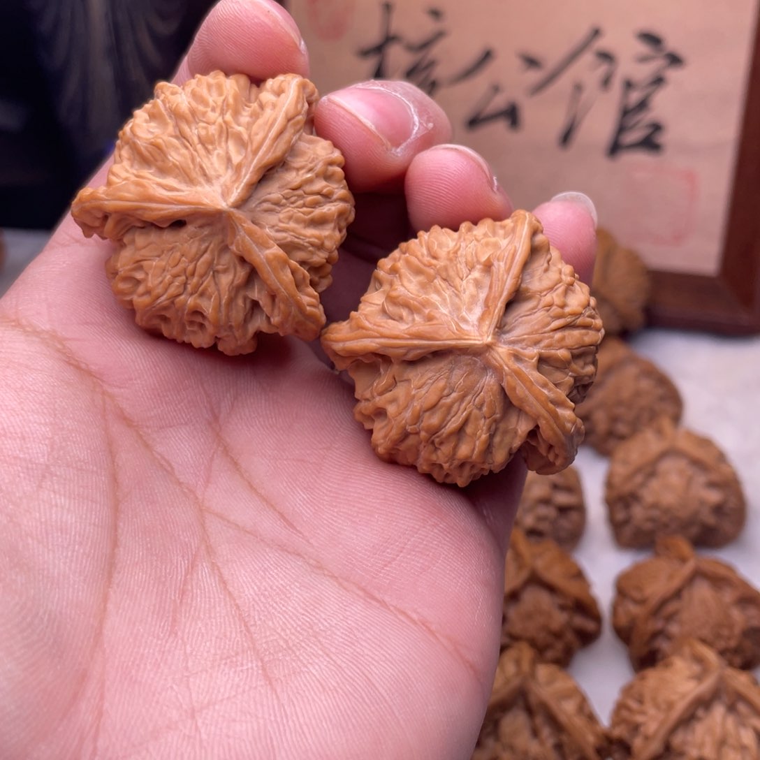 文玩核桃吊坠盘山