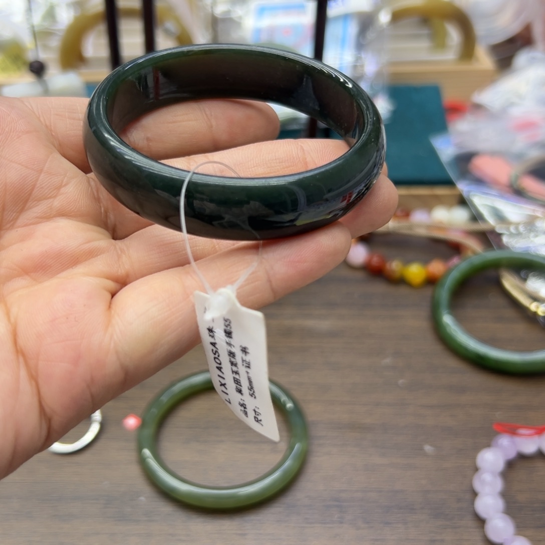 和田玉未镶嵌手镯55.4圈围737