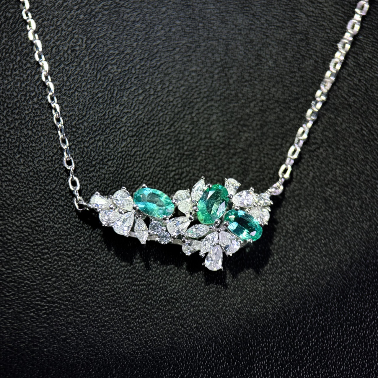 JSZMX0879-祖母绿项链（单颗约：20分）