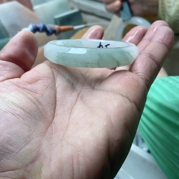 石英质玉手镯未镶嵌乖*慧加工定制