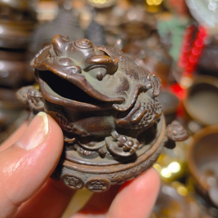 铜的。全清了。一件不留！不磨叽