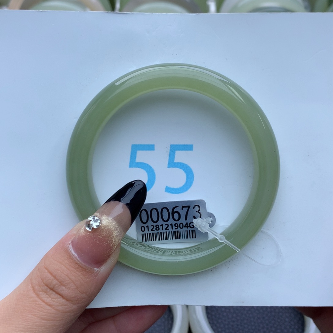 和田玉手镯未镶嵌呜*喂