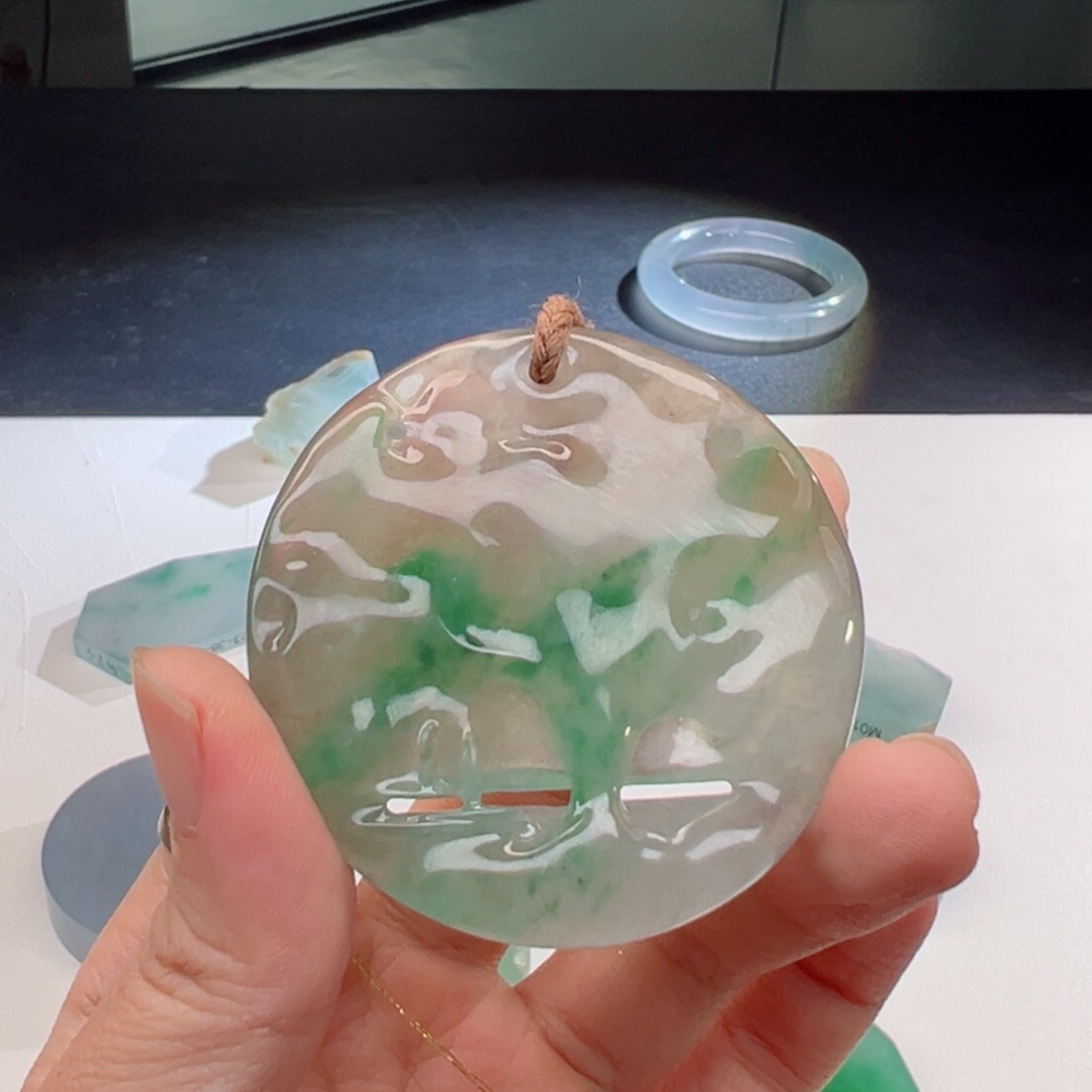 【闪购商品】翡翠颈饰未镶嵌万象