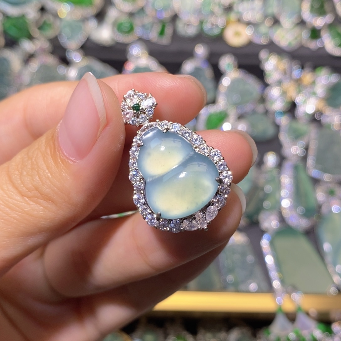 翡翠未镶嵌颈饰天然