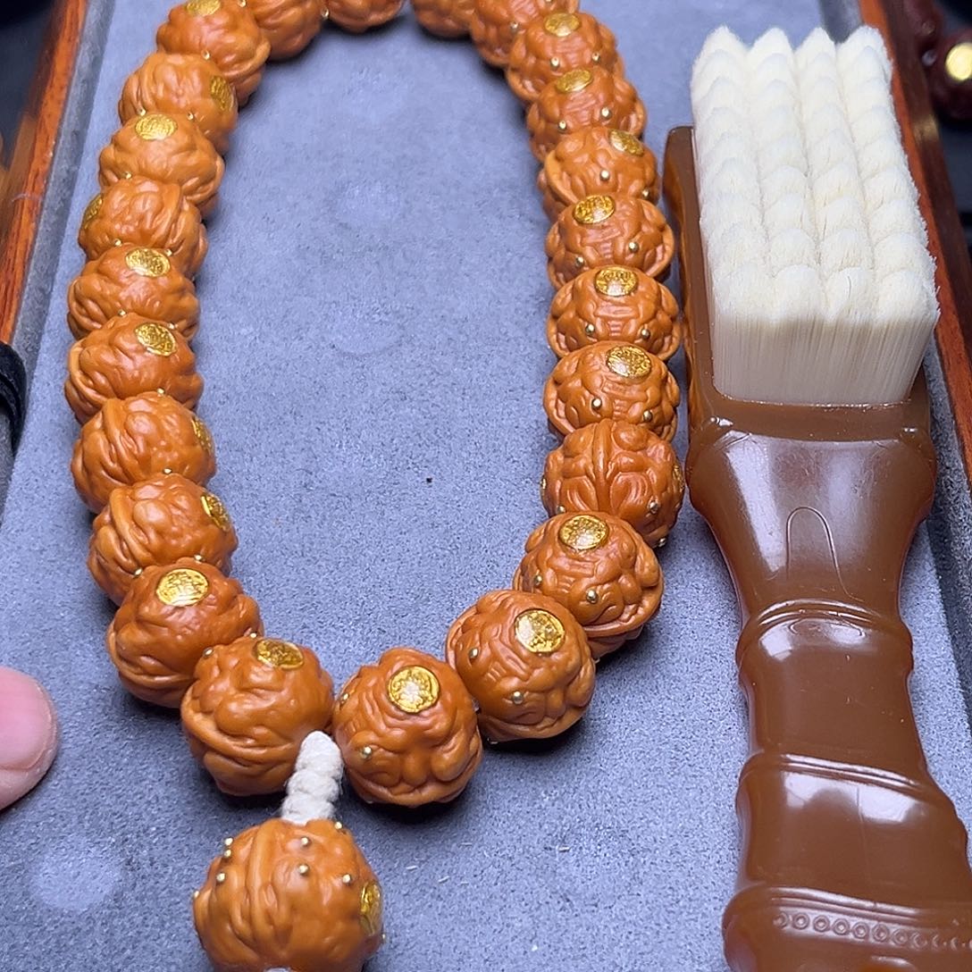 吊坠猴头核桃金金蟾王1.6