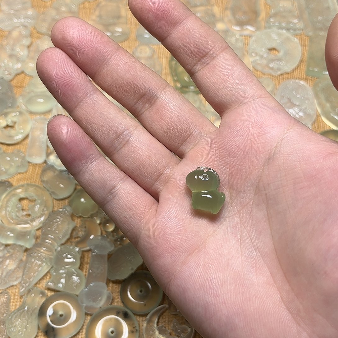 *****蛇纹石玉未镶嵌颈饰