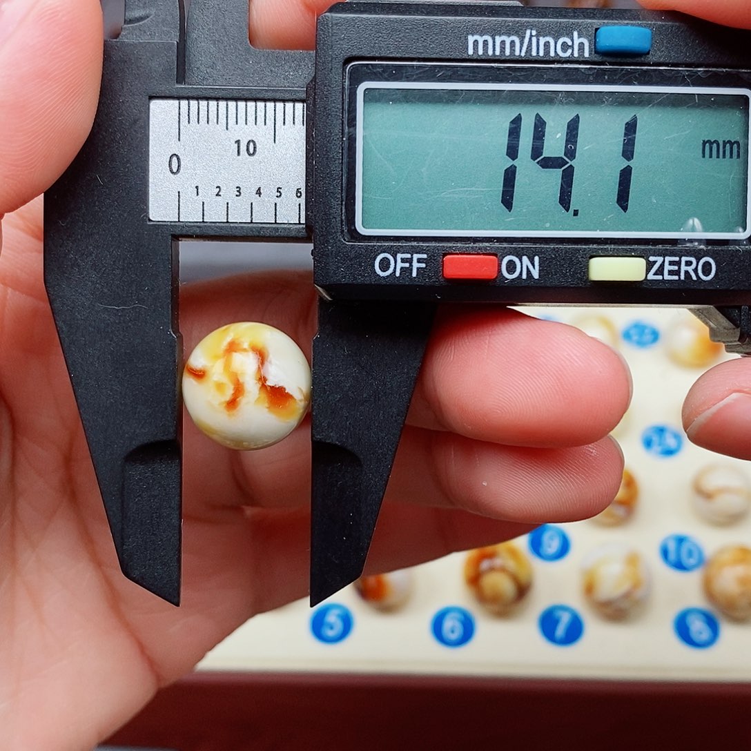 未镶嵌蜜蜡裸石蜜蜡