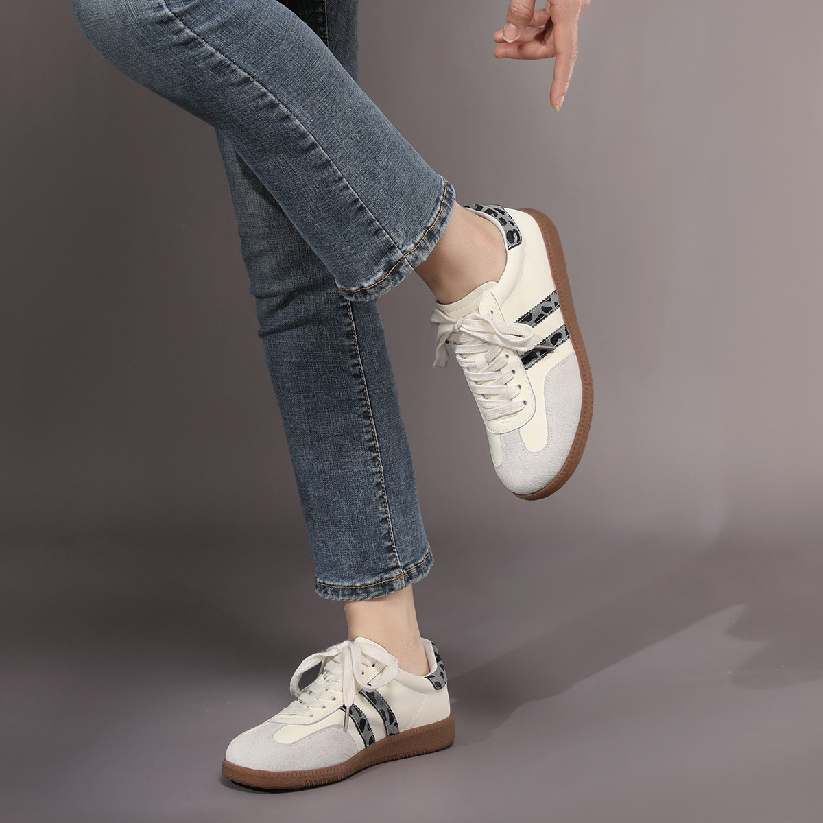 Satchi沙驰25年新款女式复古时尚撞色德训鞋