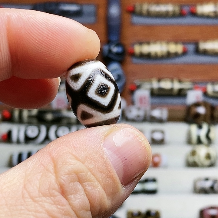 玛瑙/玉髓颈饰未镶嵌曲****地