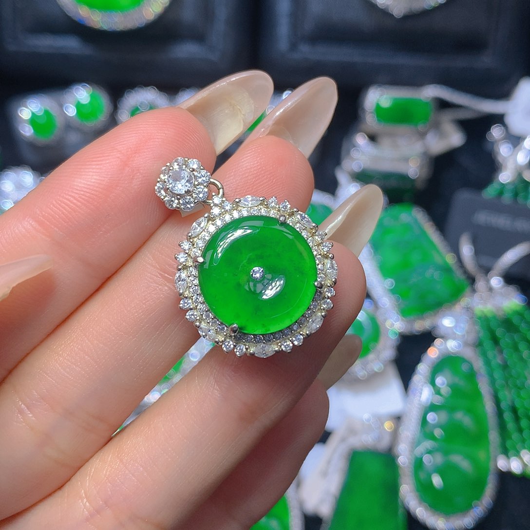 翡翠吊坠(不含链)银S925镶嵌翡翠