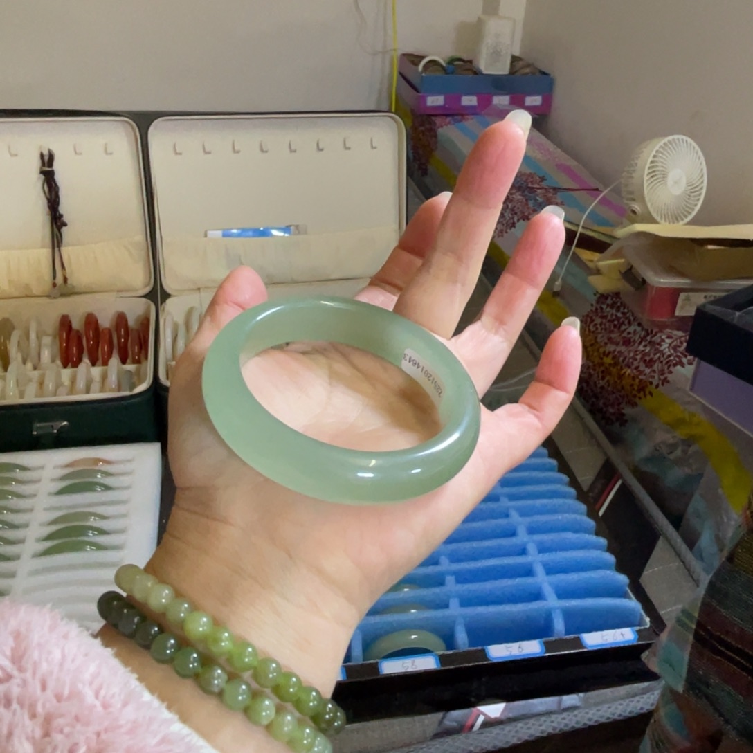 东陵石未镶嵌手镯54