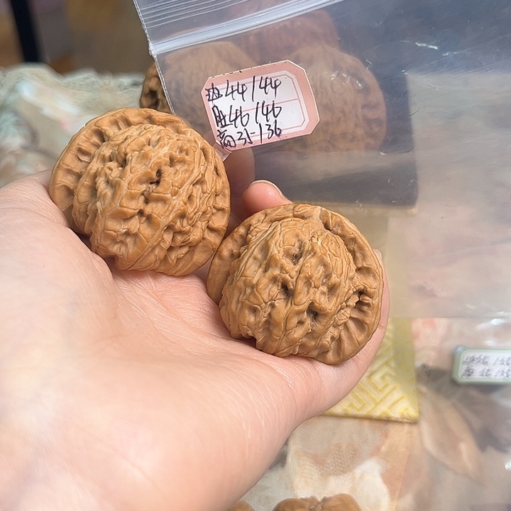 文玩核桃把件白狮子