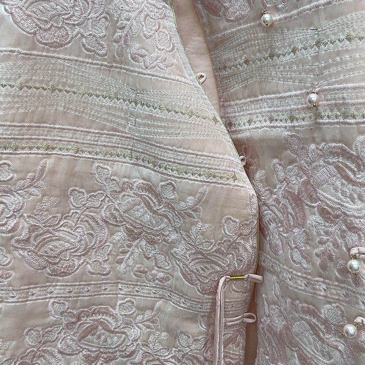 8906粉色加棉马甲女