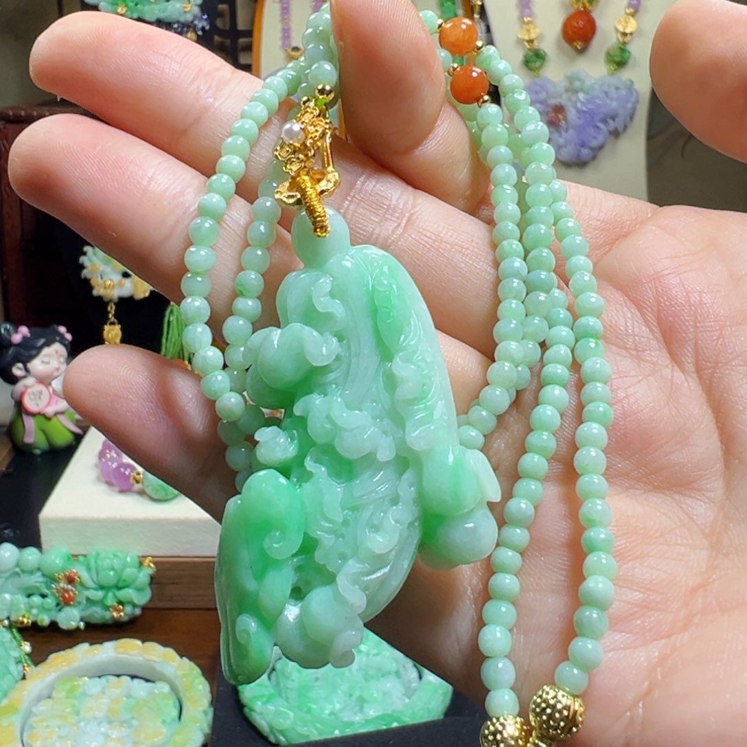 翡翠未镶嵌毛衣链阳绿百财