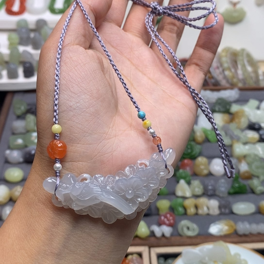 和田玉颈饰未镶嵌兰*