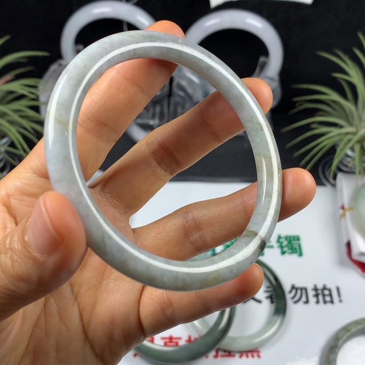 翡翠未镶嵌手镯65。61圈