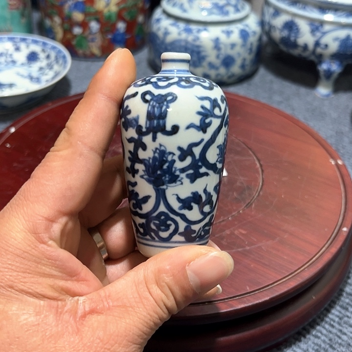 摆件瓷自*人青花花卉纹饰小瓶子